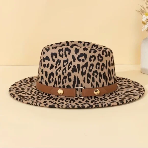 Leopard Print Women’s Wide Flat Brim Hat with Decorative Brown Accent NWT - Picture 3 of 6
